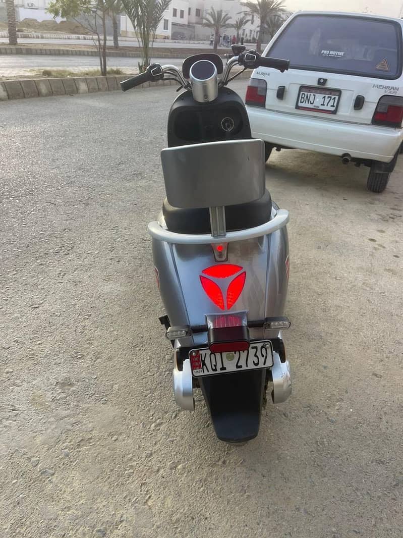 Metro M6 EV 2