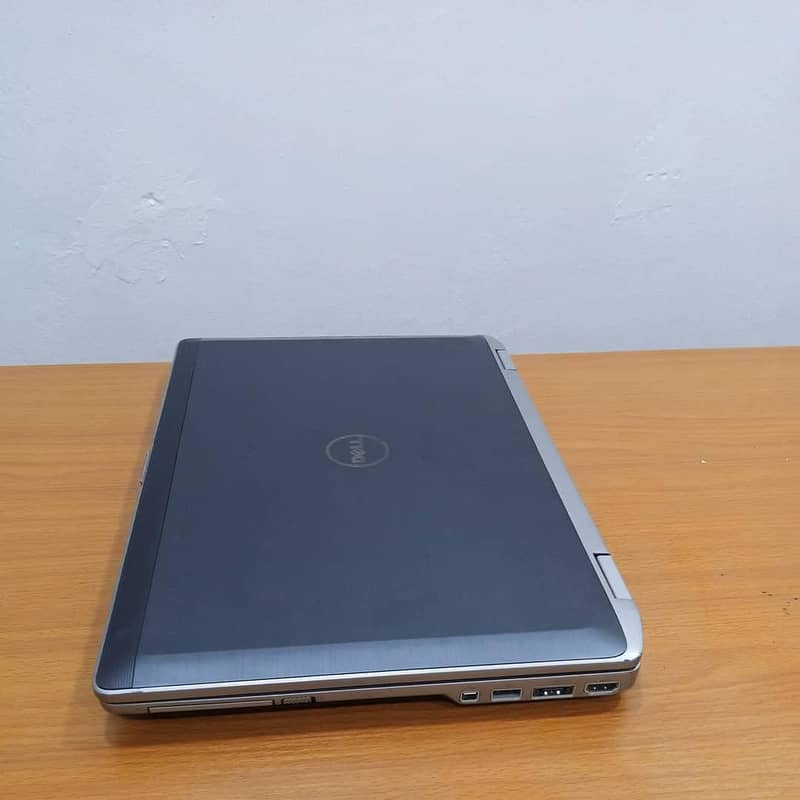 Dell Latitude E6520 1