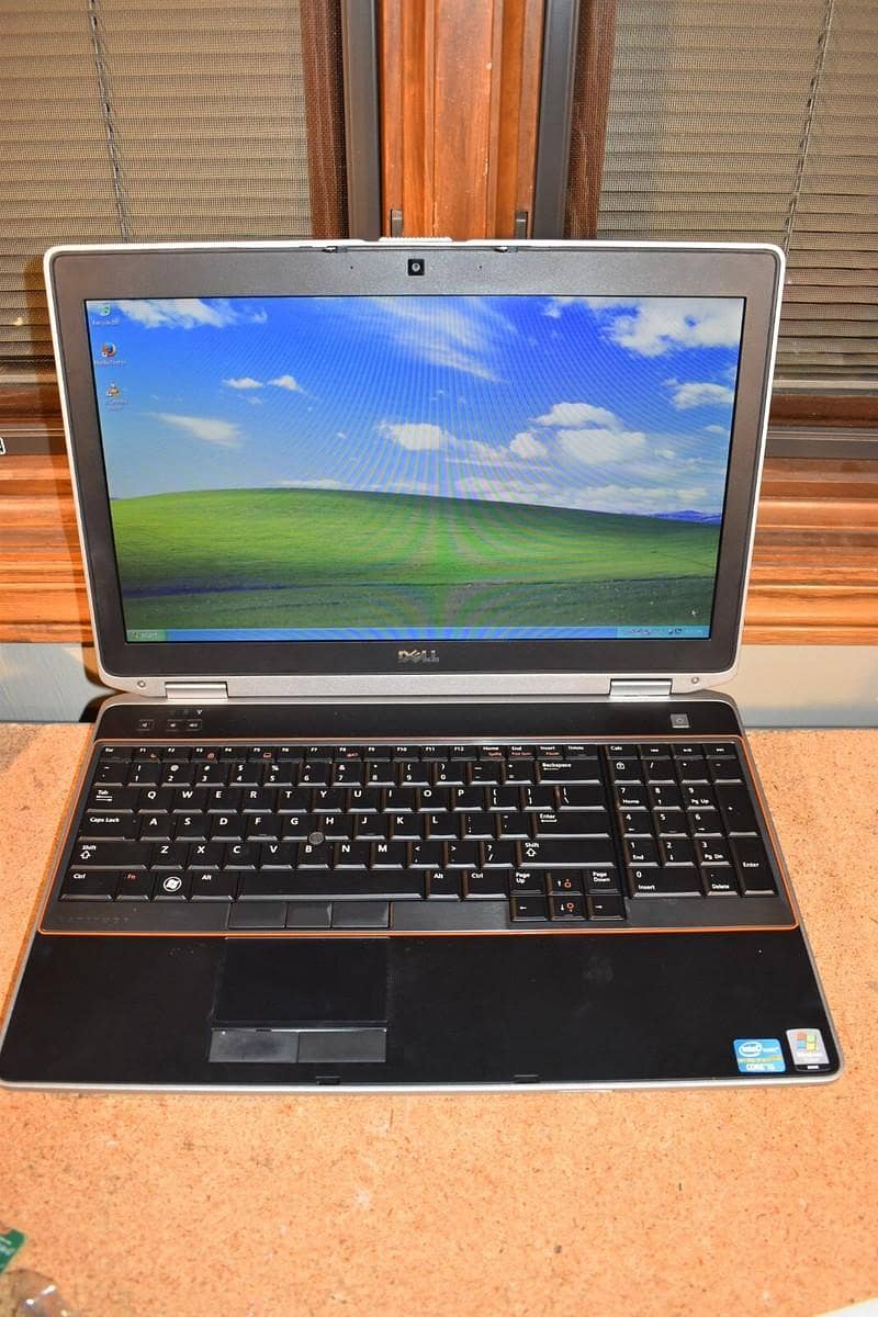 Dell Latitude E6520 2