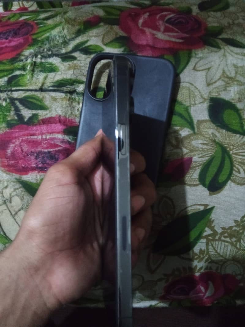 Apple iPhone 13 Pro Max 3