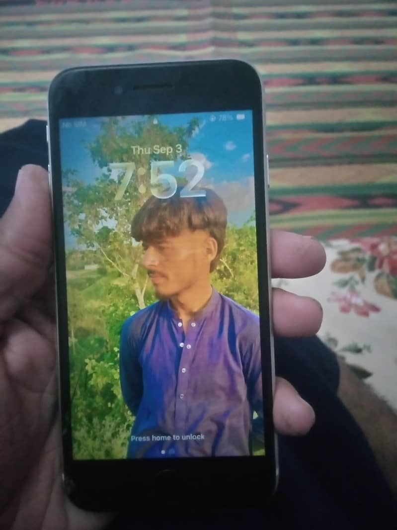 Apple iPhone SE 0