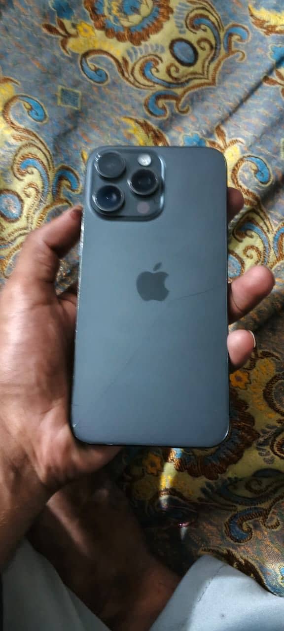 Apple iPhone 15 Pro Max 5