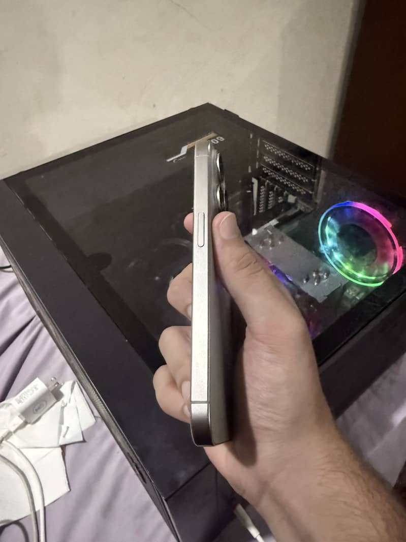 Apple iPhone 15 Pro 6