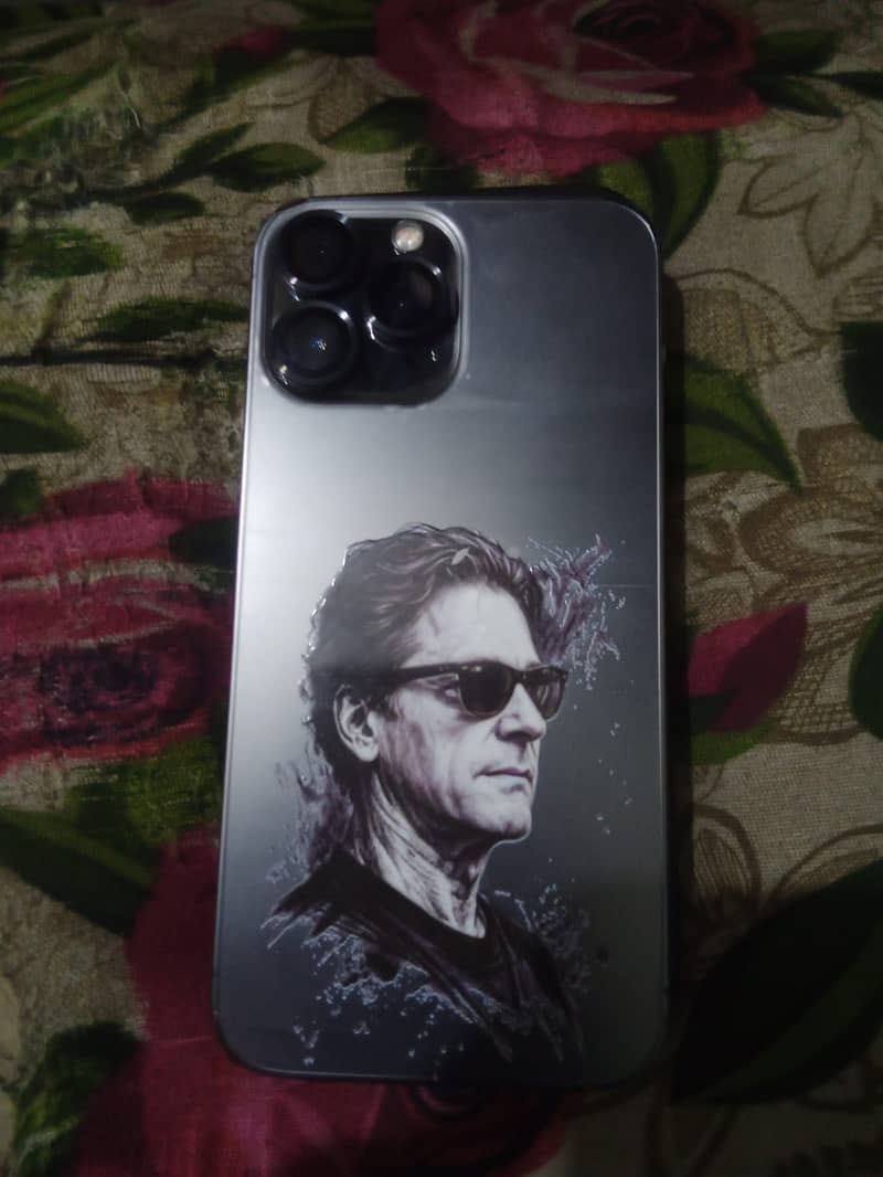 Apple iPhone 13 Pro Max 4