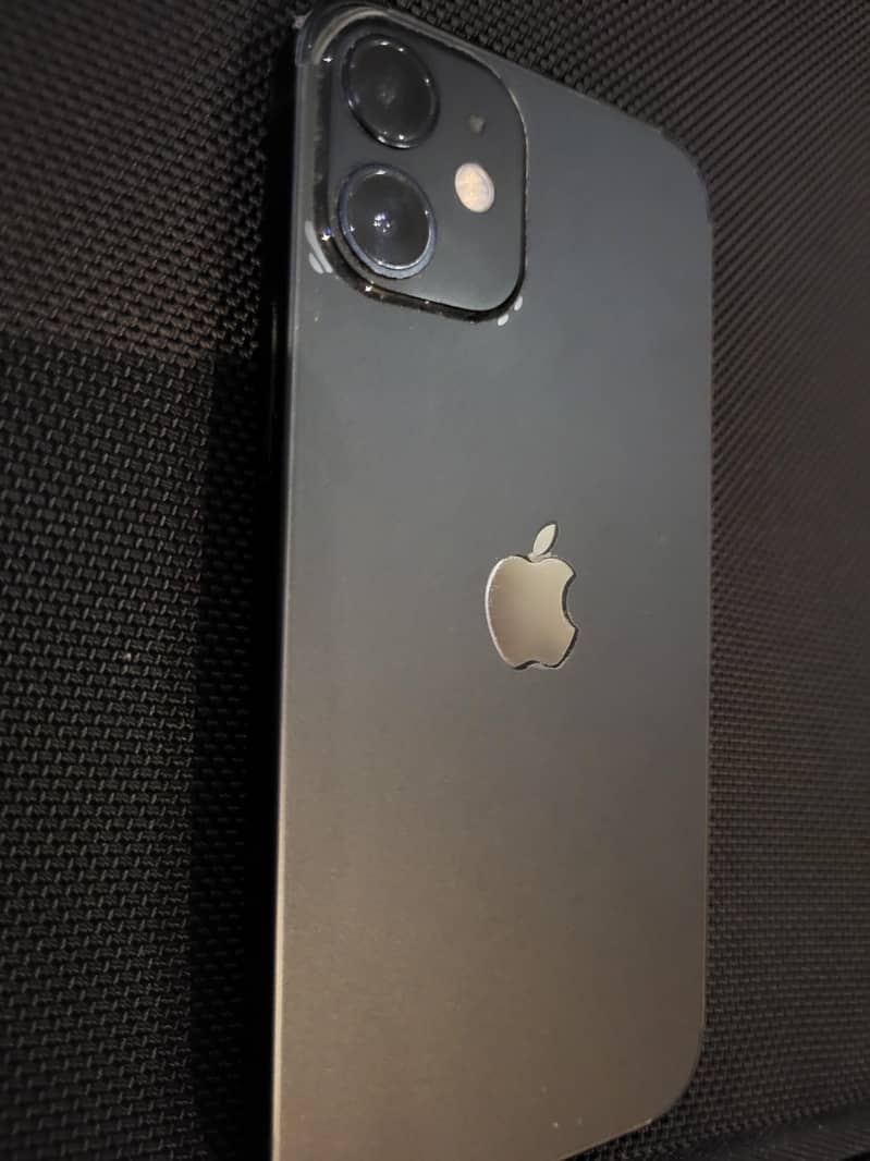 Apple iPhone 12 mini 3