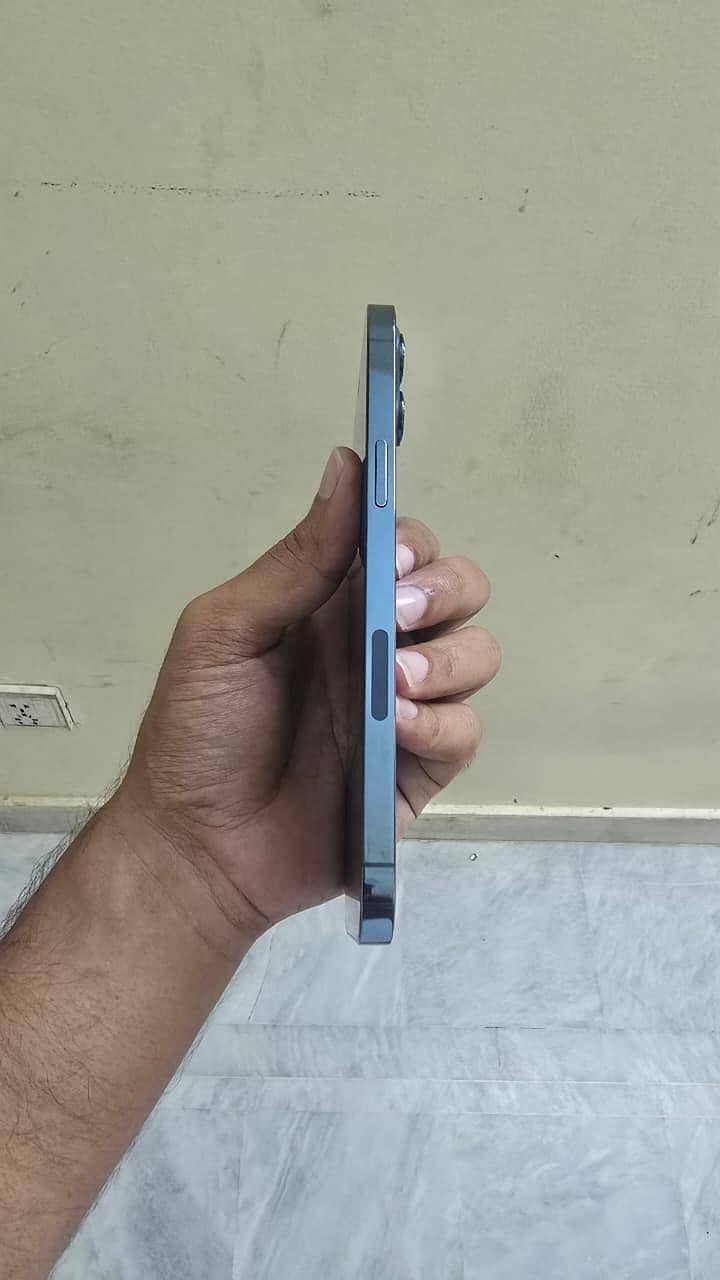 Apple iPhone 12 Pro Max 3