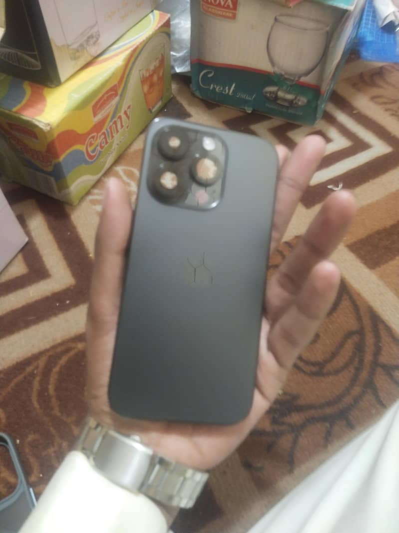 Apple iPhone 14 Pro 1