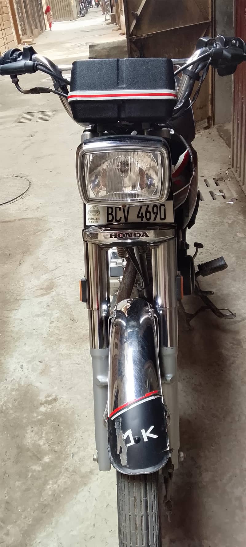 condition 10/9 engine bilkul pack ha 4