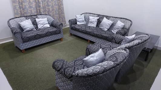 Sofa set 7 seater with free sofa covers