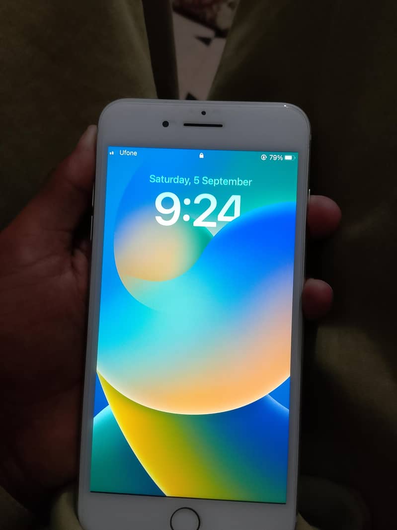 Apple iPhone 8 Plus 1