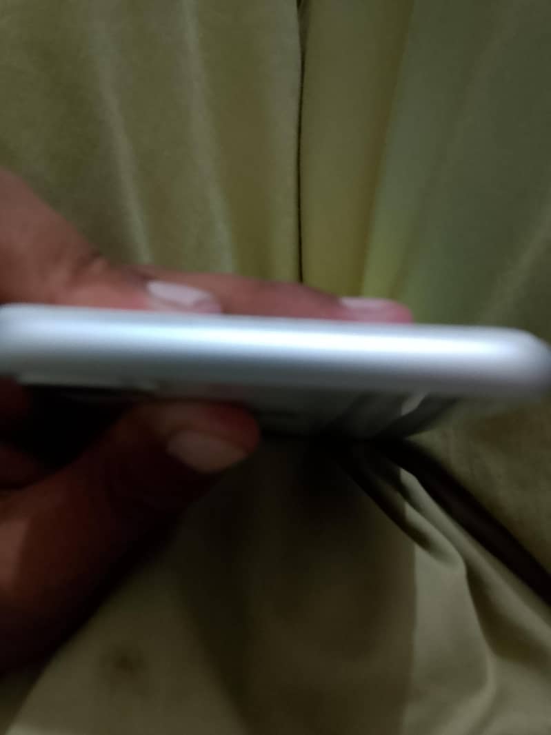Apple iPhone 8 Plus 5