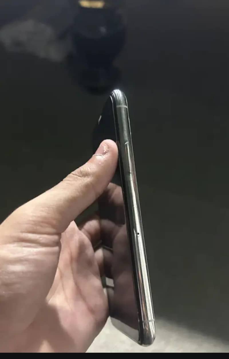 Apple iPhone 11 Pro 3
