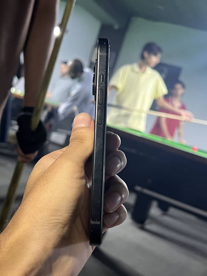 Apple iPhone 15 4