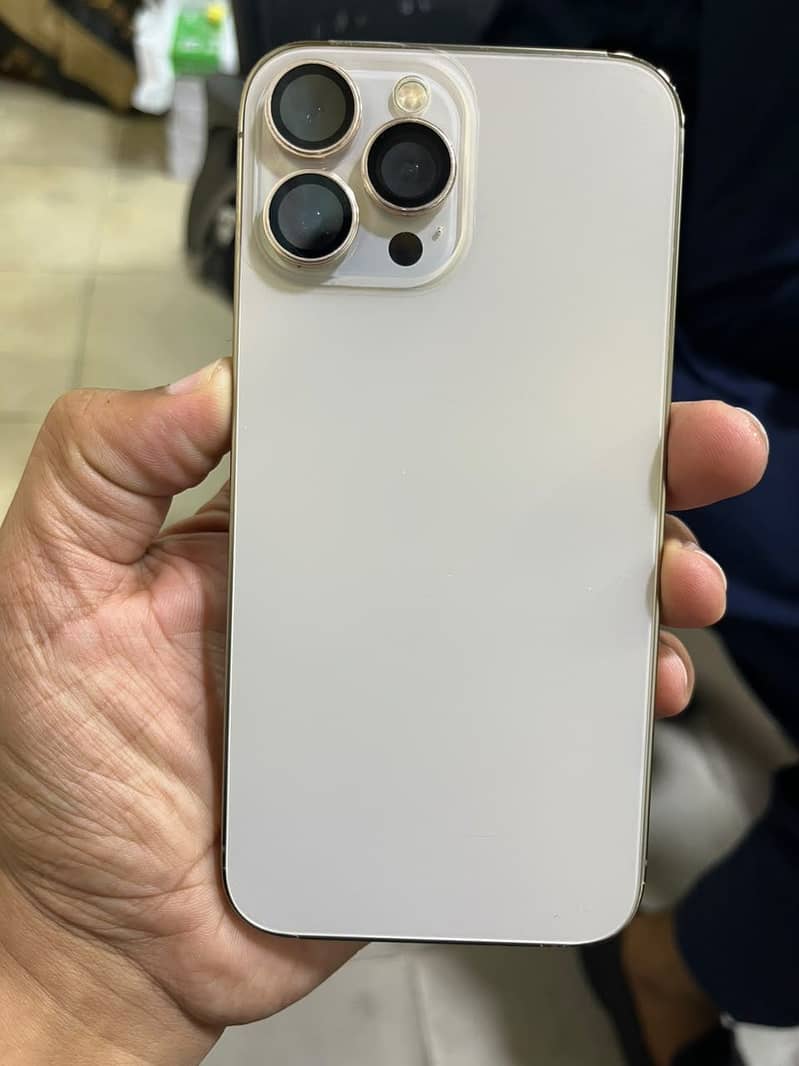 Apple iPhone 13 Pro Max 2