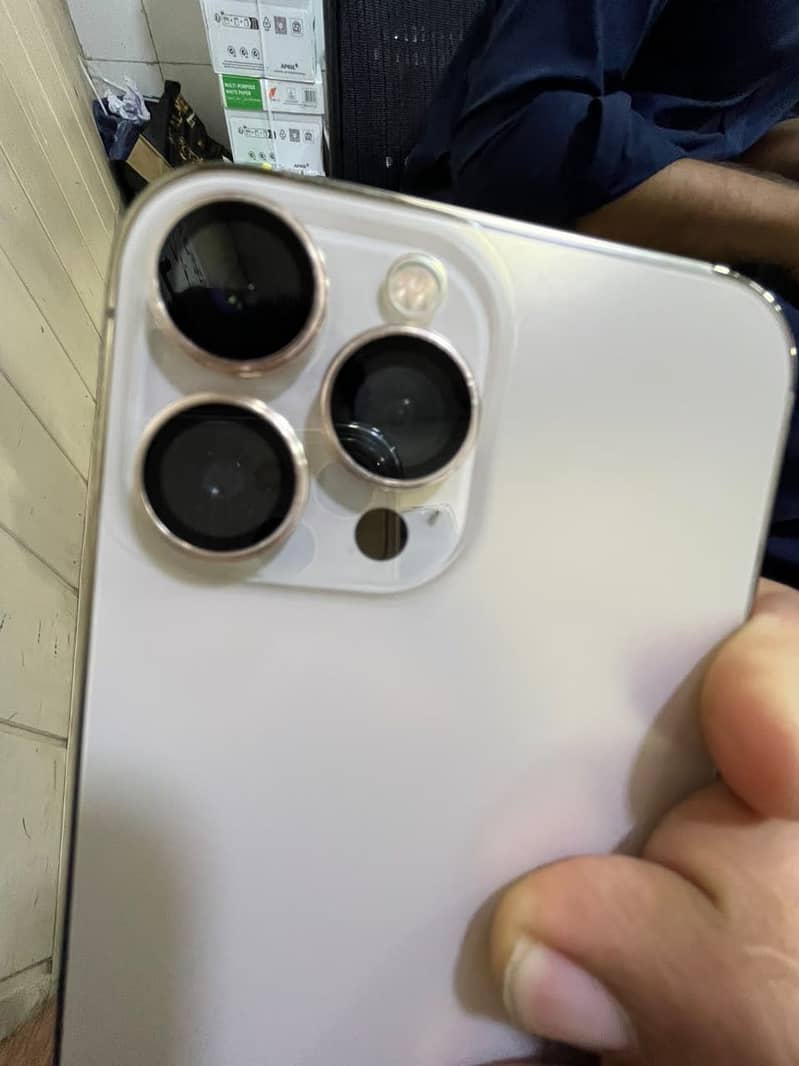 Apple iPhone 13 Pro Max 3