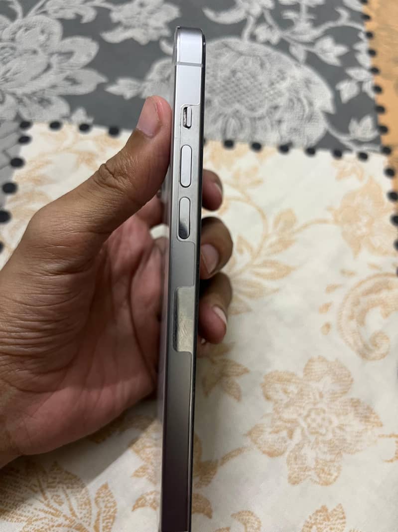 Apple iPhone 14 Pro Max 0