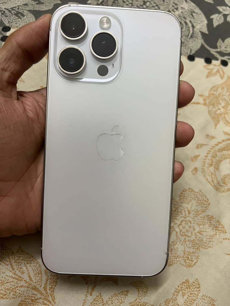 Apple iPhone 14 Pro Max 4