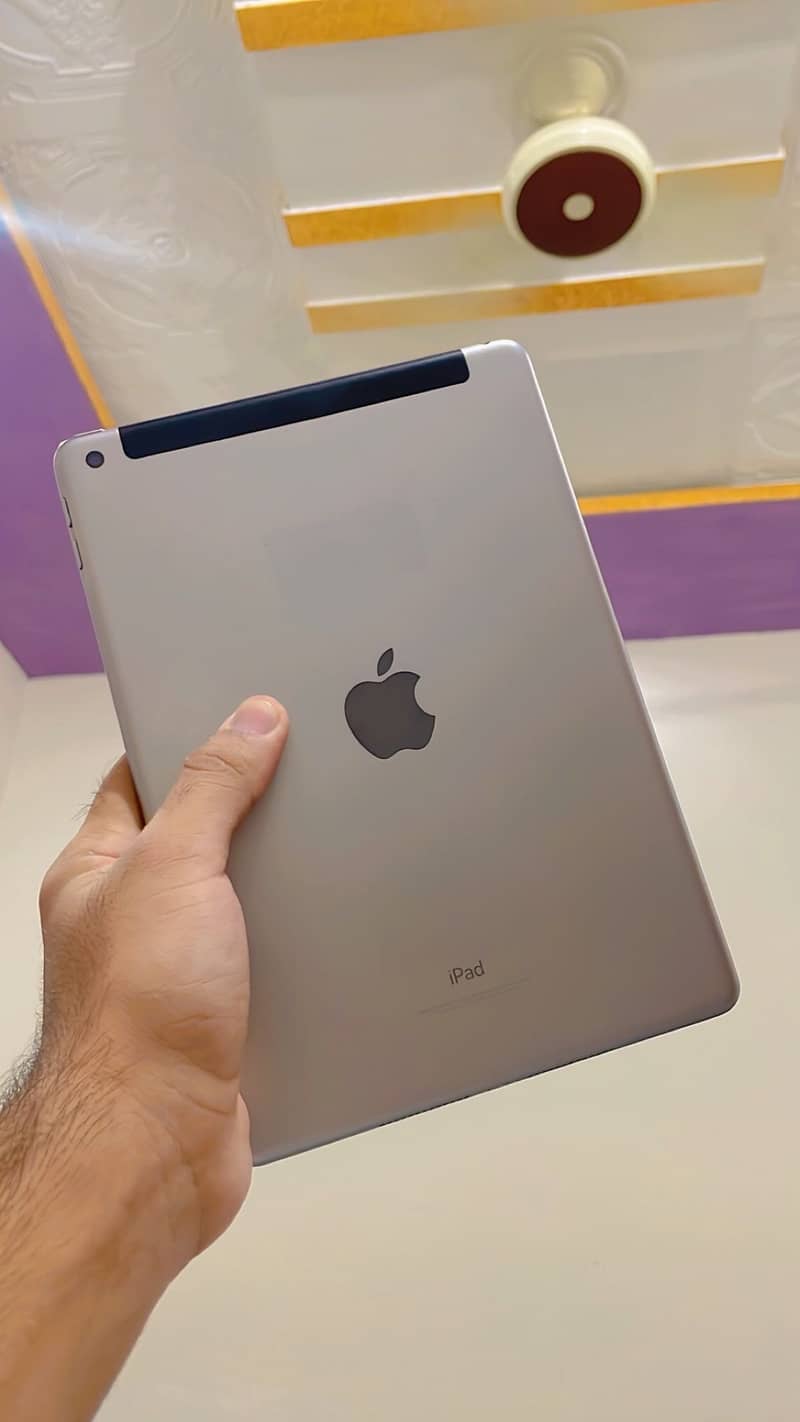 Apple iPad 5th generation 0