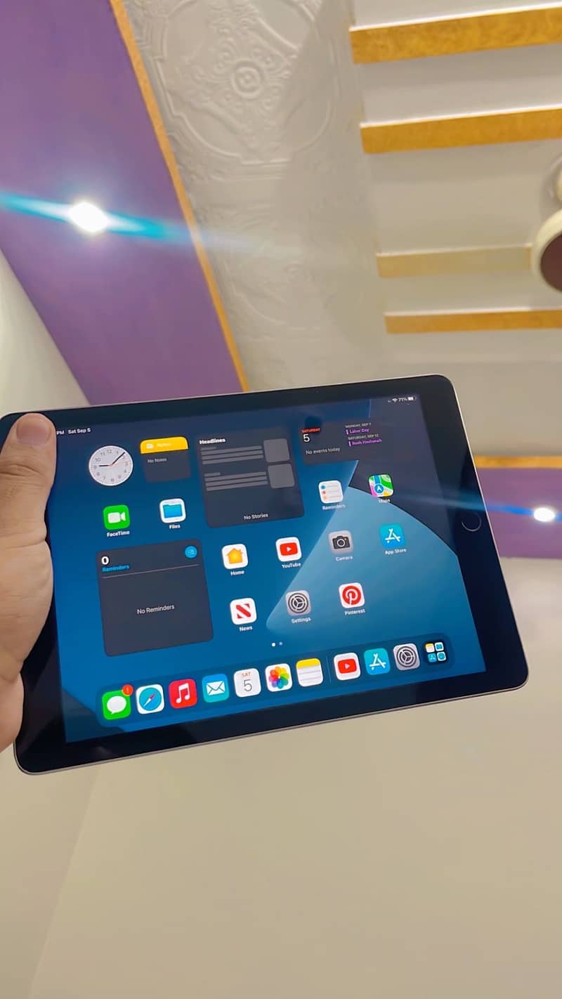 Apple iPad 5th generation 1