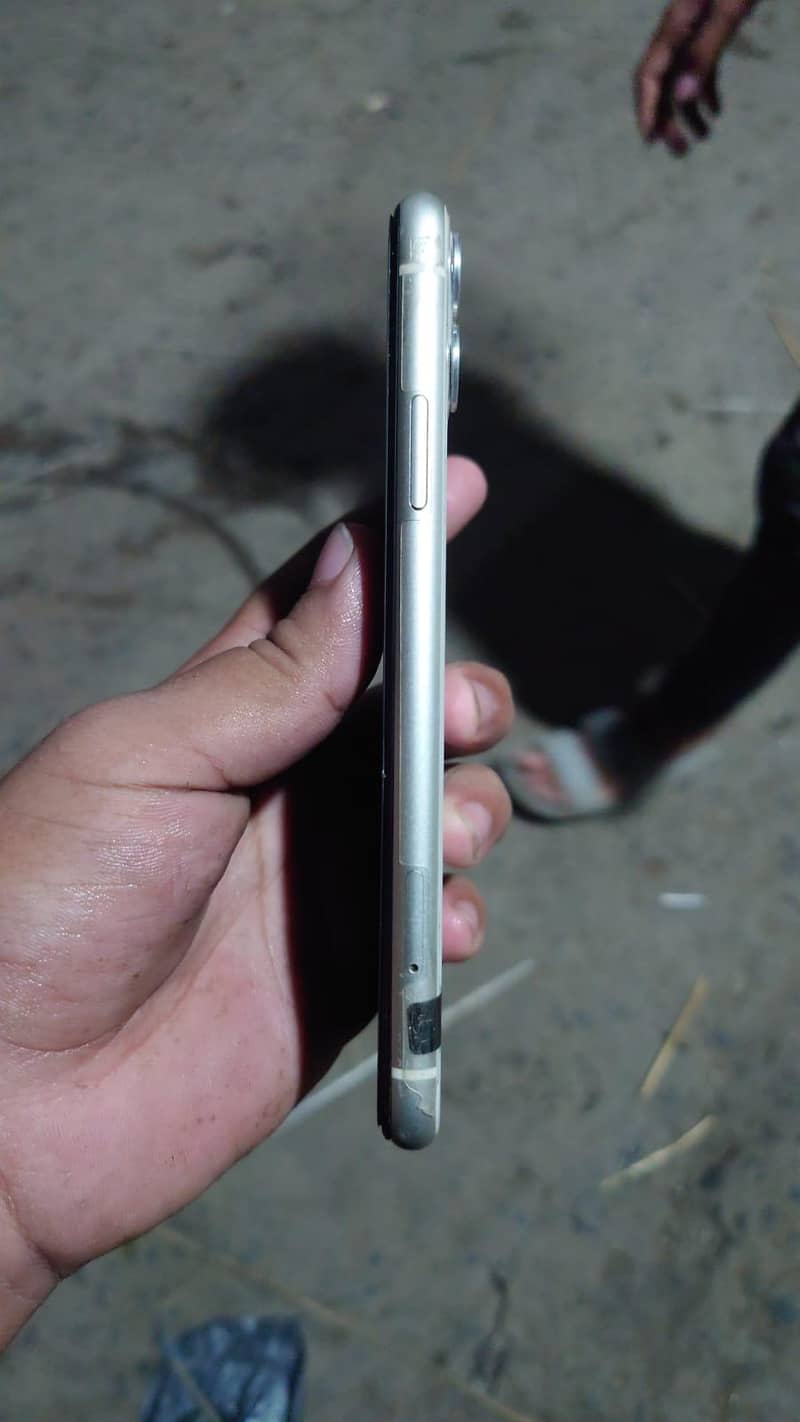 Apple iPhone 11 1