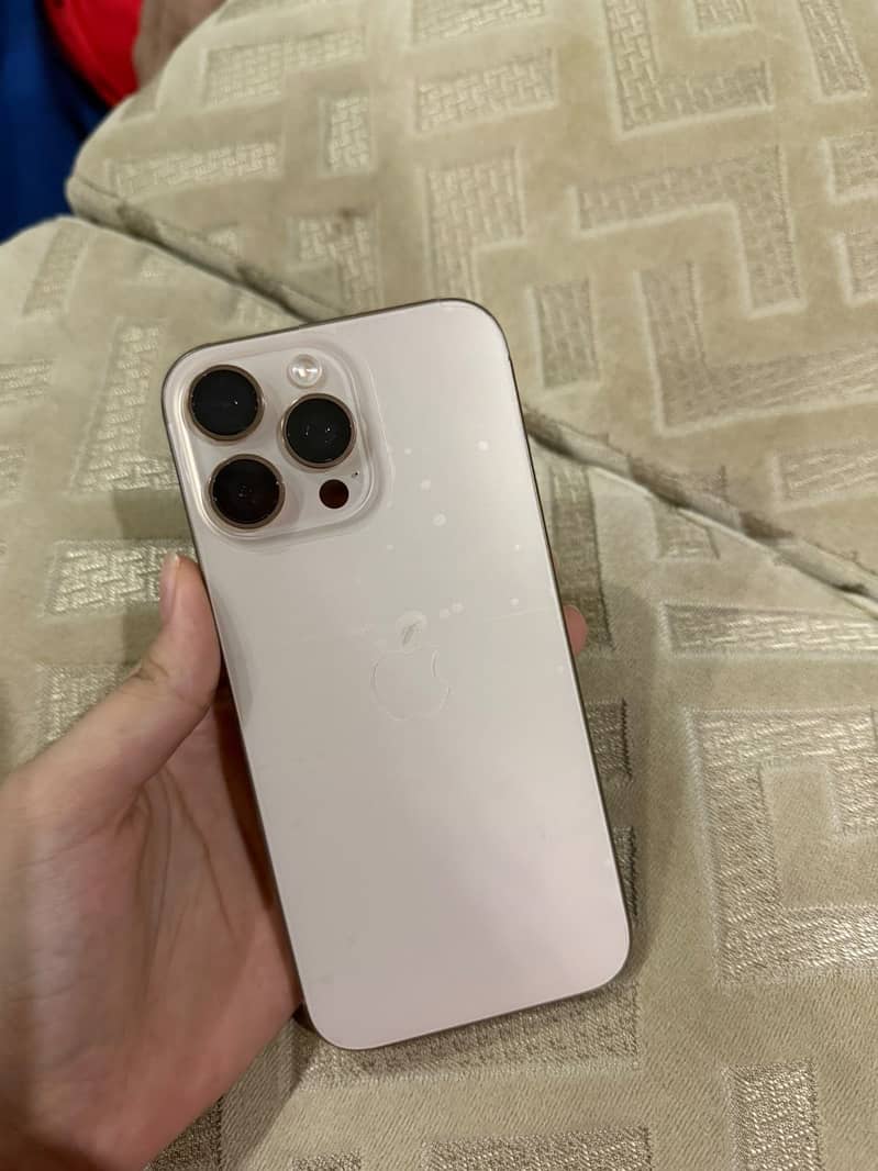 Apple iPhone 16 Pro Max 0