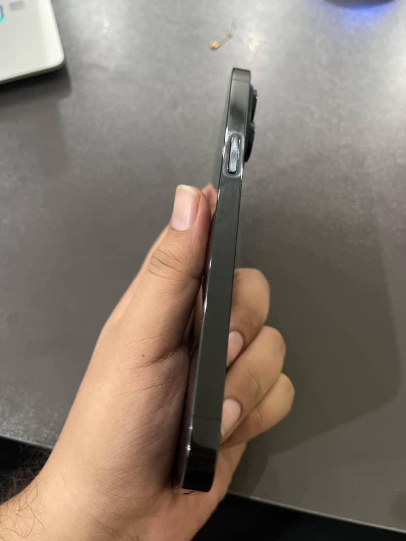 Apple iPhone 14 Pro Max 4