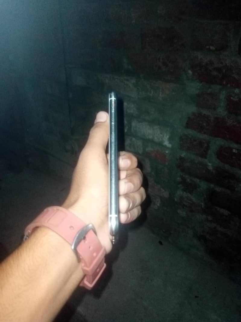 Apple iPhone X 3