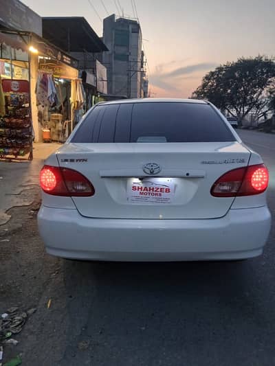 Toyota Corolla SE Saloon 2003