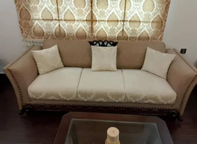 7 seaters sofa with Table 1