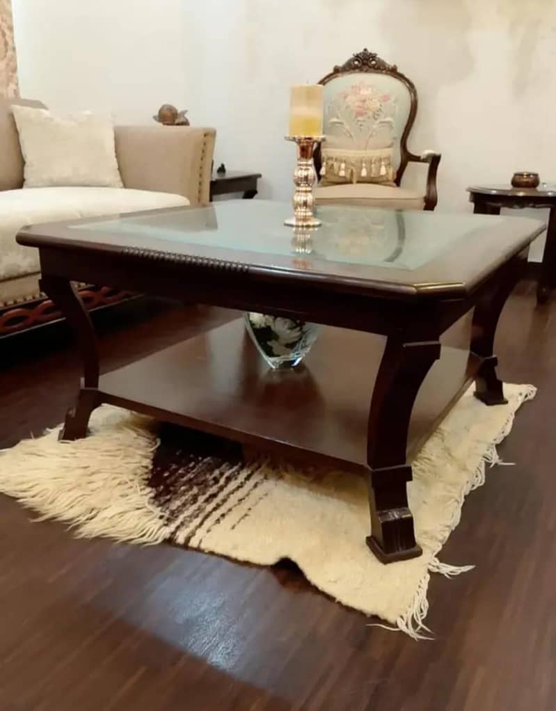 7 seaters sofa with Table 4