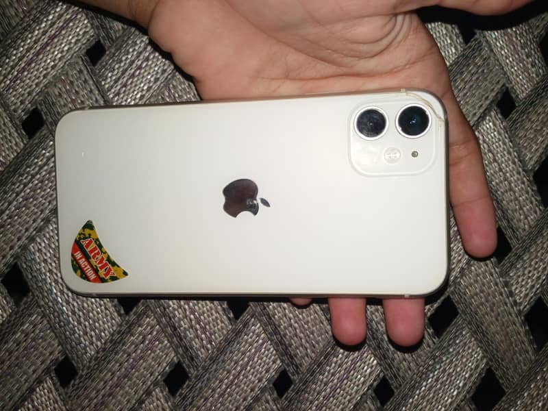 Apple iPhone 11 0