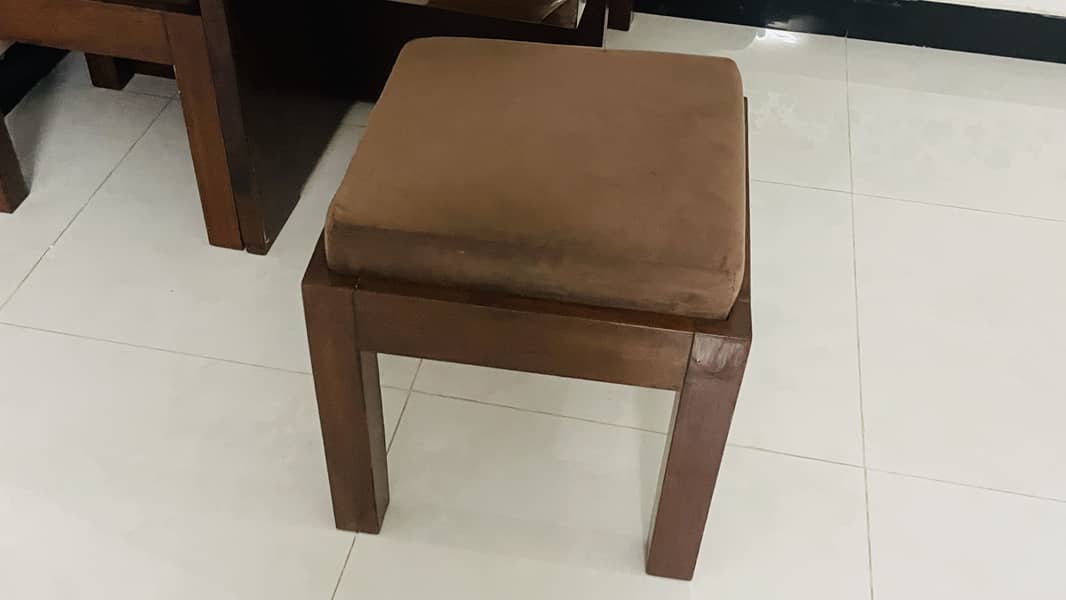 4x4 center table with nested stools 2