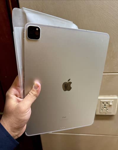 Apple iPad Pro M1 13” Silver Colour - Brand New 10/10 Condition