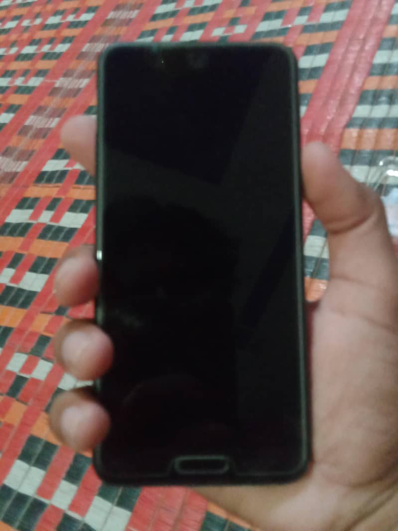 Sharp Aquos R2 5