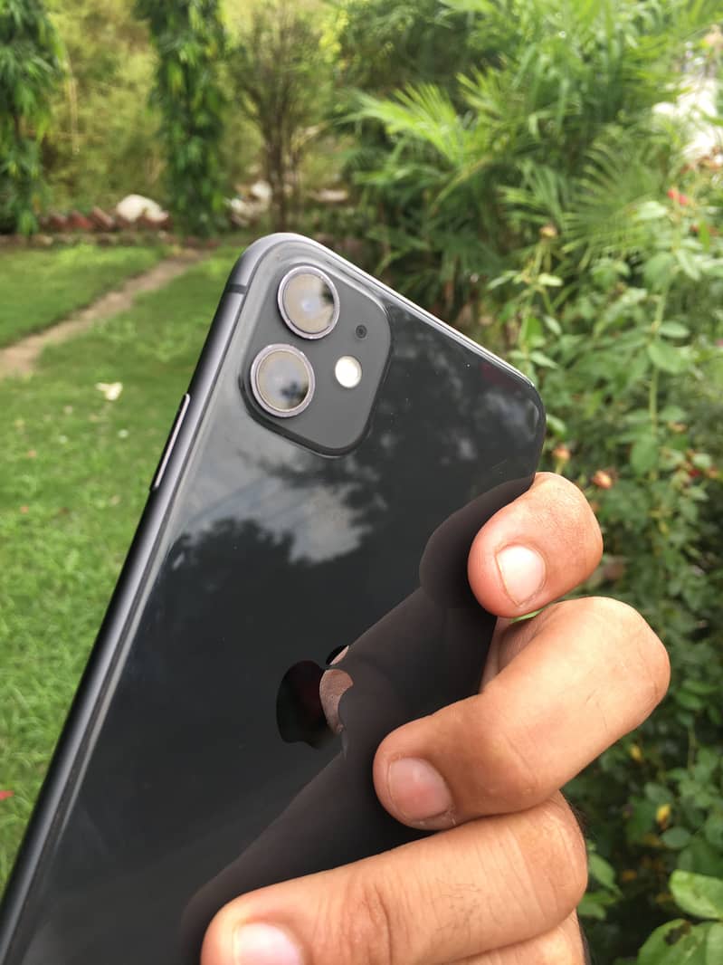 Apple iPhone 11 0