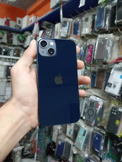 Apple iPhone 13