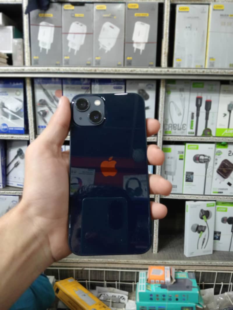 Apple iPhone 13 1