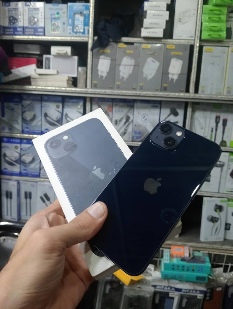 Apple iPhone 13 2