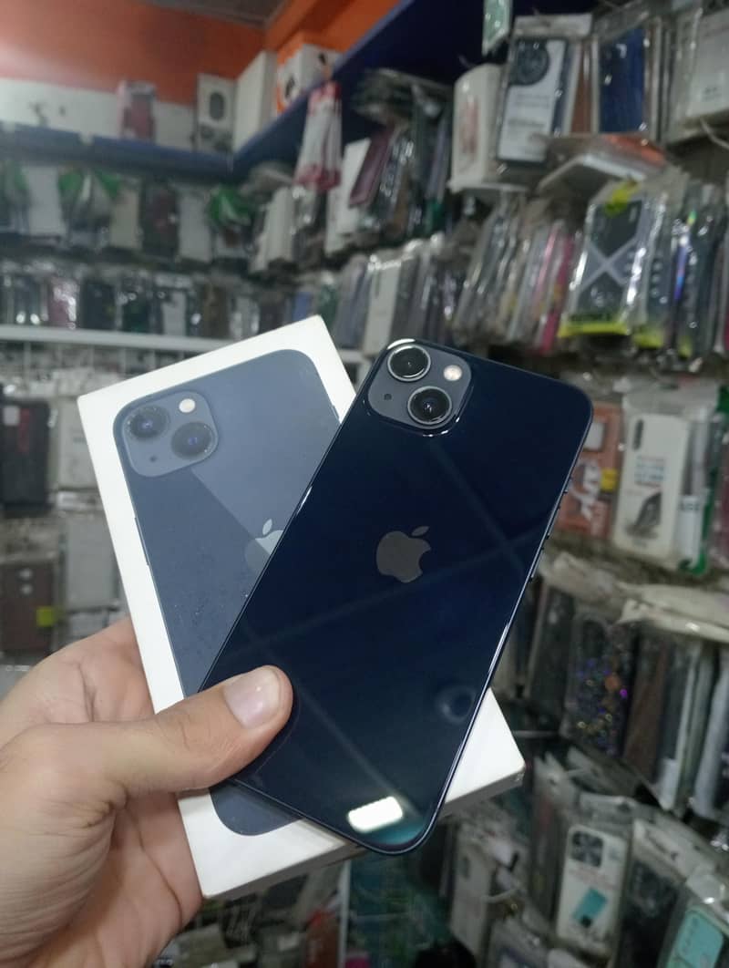 Apple iPhone 13 3