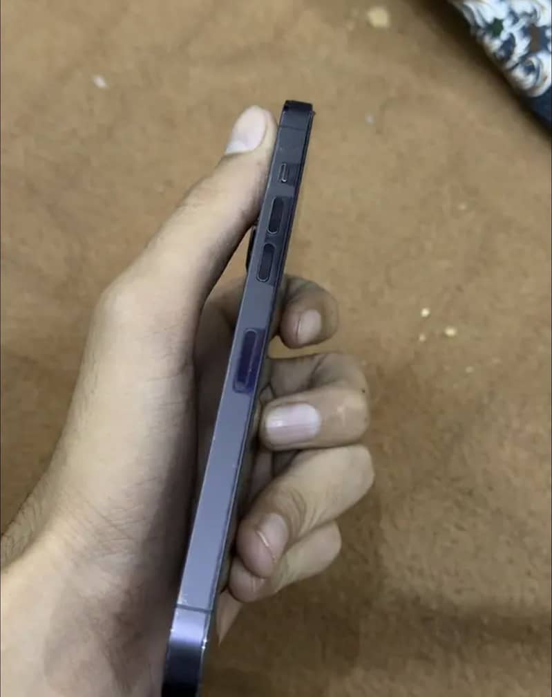 Apple iPhone 14 Pro Max 0