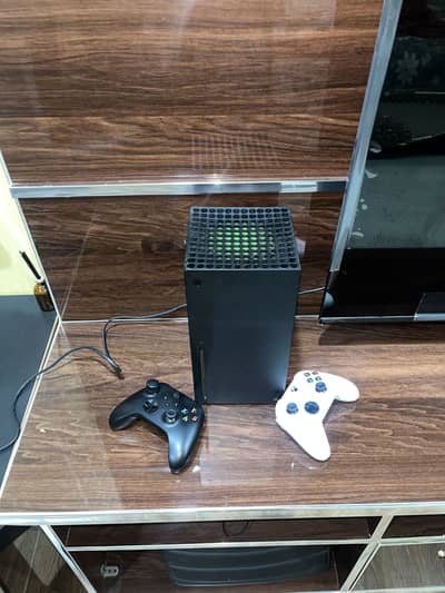 Xbox Series X 1TB | 2 Original Controllers
