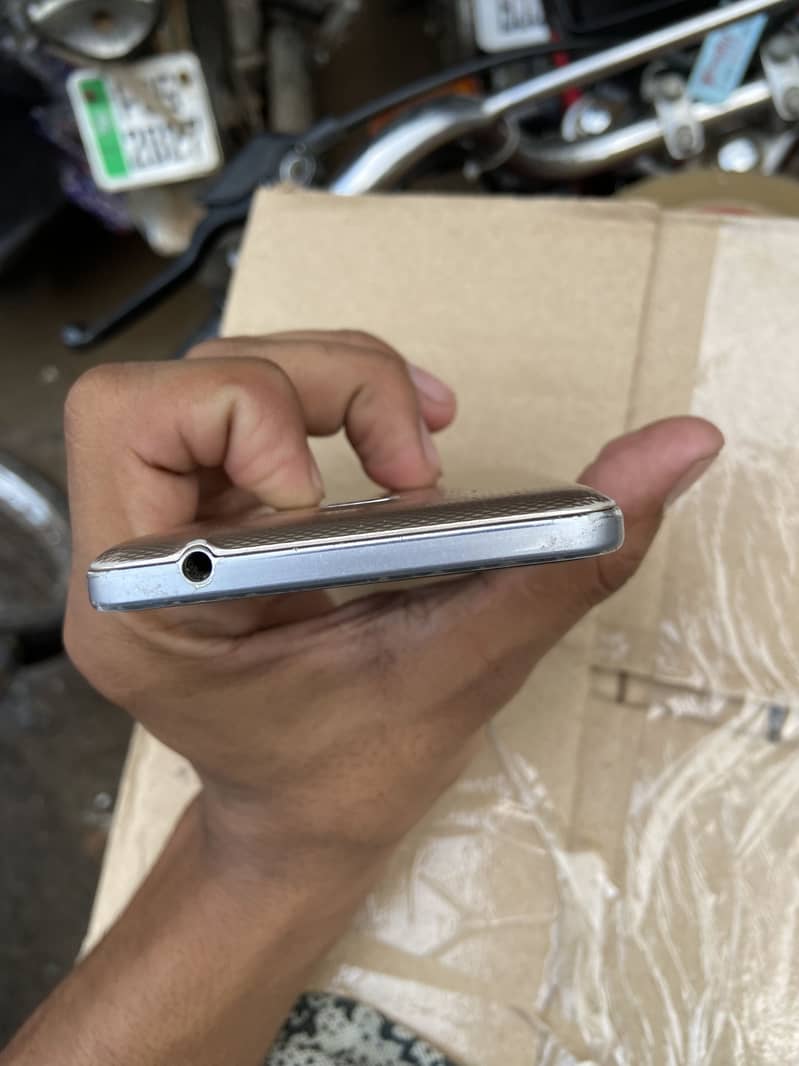 Mobile 4