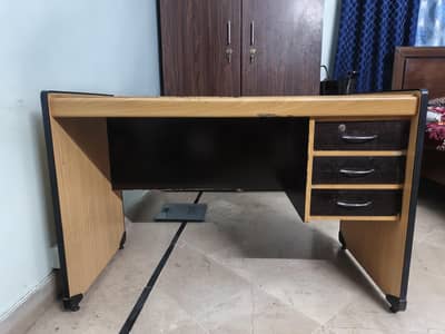writing table