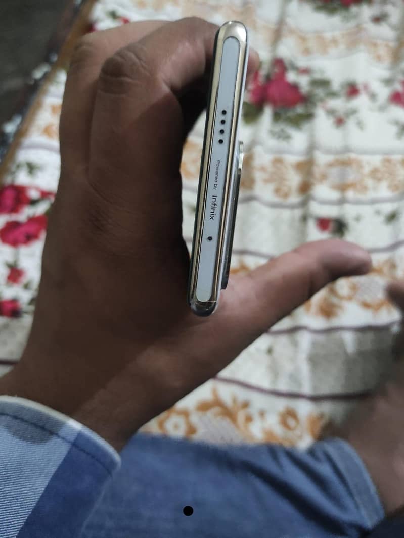 Infinix Zero 30 4