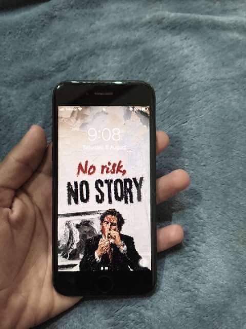 Apple iPhone 7 0