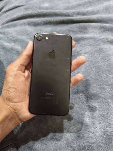 Apple iPhone 7 1