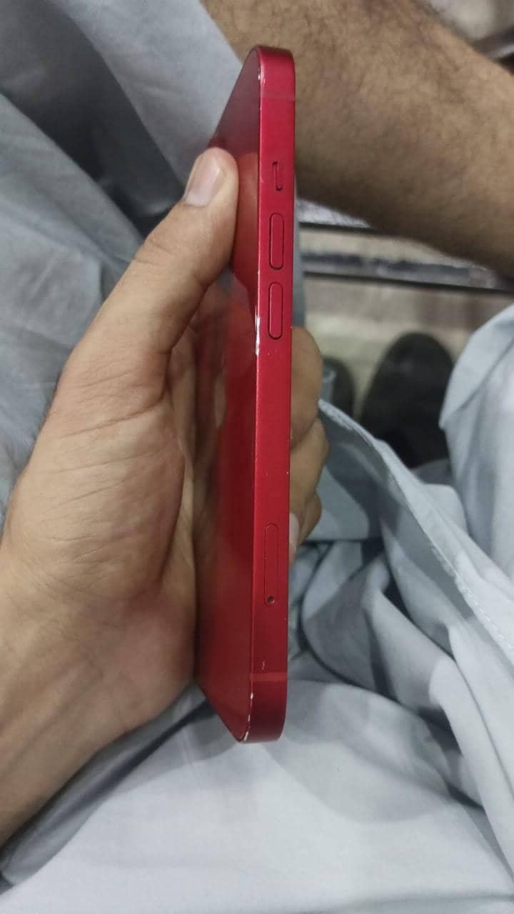 Apple iPhone 13 2