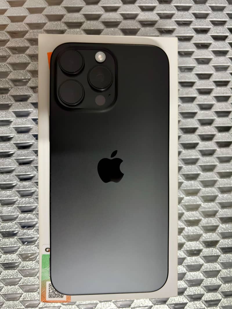 Apple iPhone 16 Pro Max 0