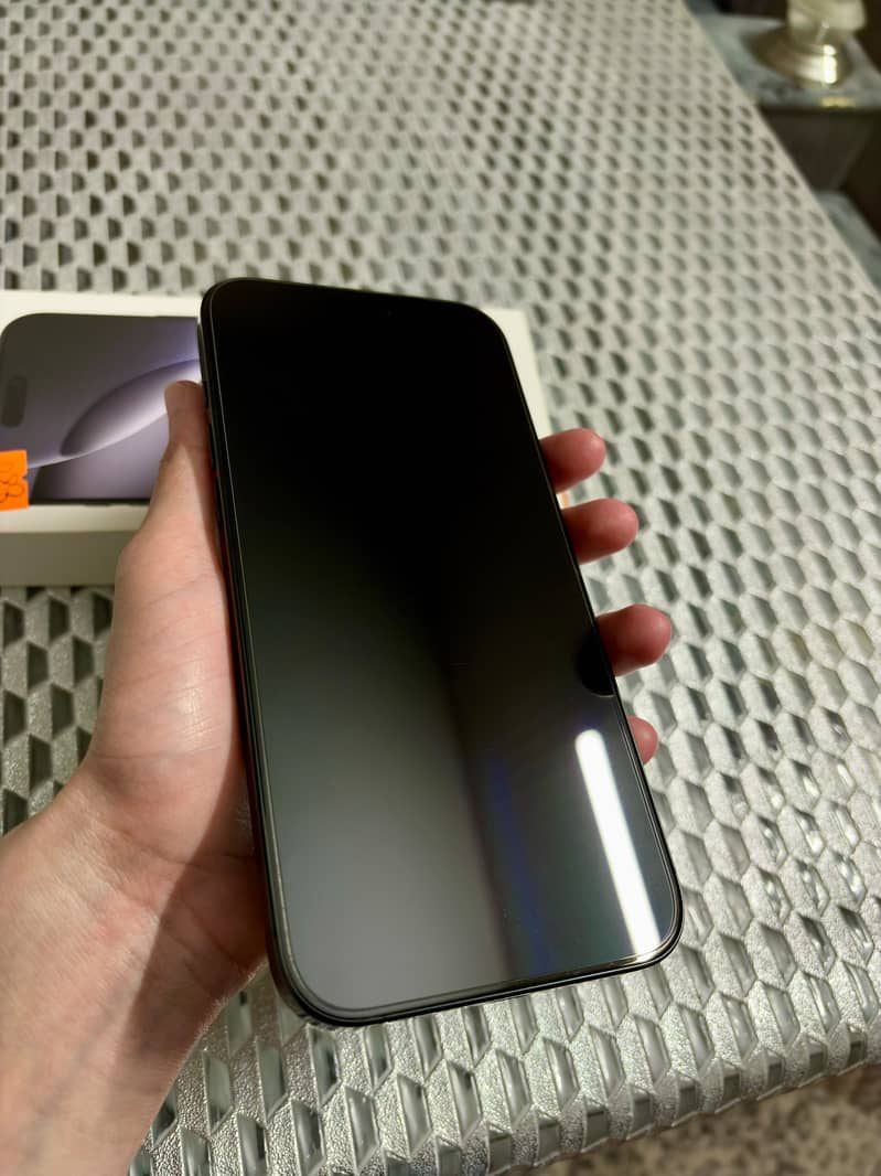 Apple iPhone 16 Pro Max 3