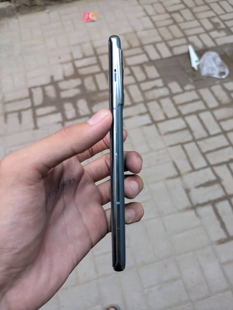 One Plus 10 Pro 1